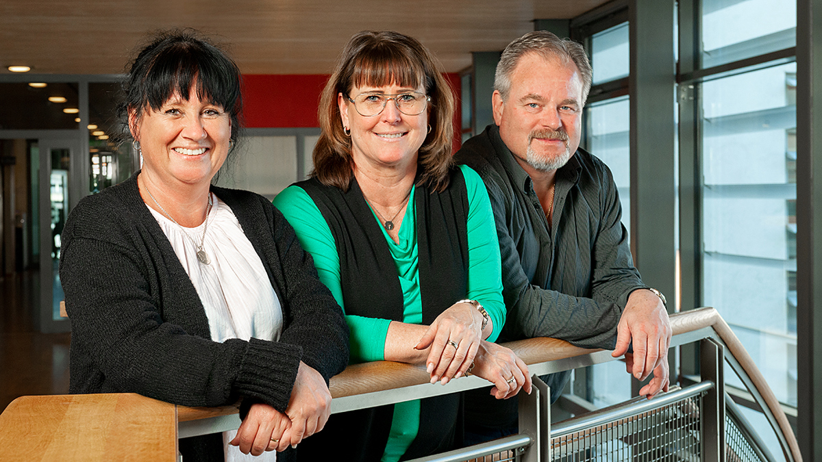 Bild på Angelica Andersson, Seko, Karin Ljusner, arbetsgivarrepresentant och Johnny Karlsson, Seko.